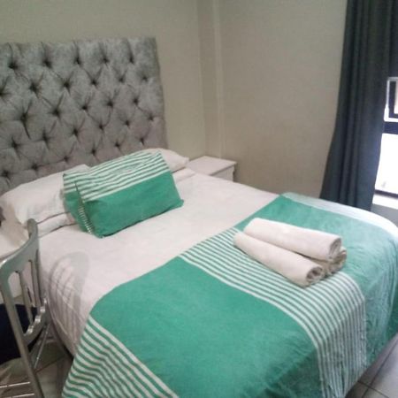 One Rosebank Stay Johannesburg Ngoại thất bức ảnh