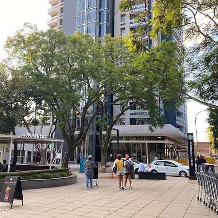 One Rosebank Stay Johannesburg Ngoại thất bức ảnh