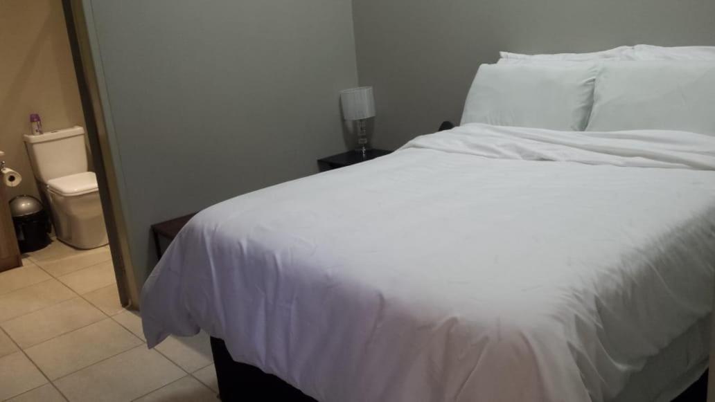 One Rosebank Stay Johannesburg Ngoại thất bức ảnh