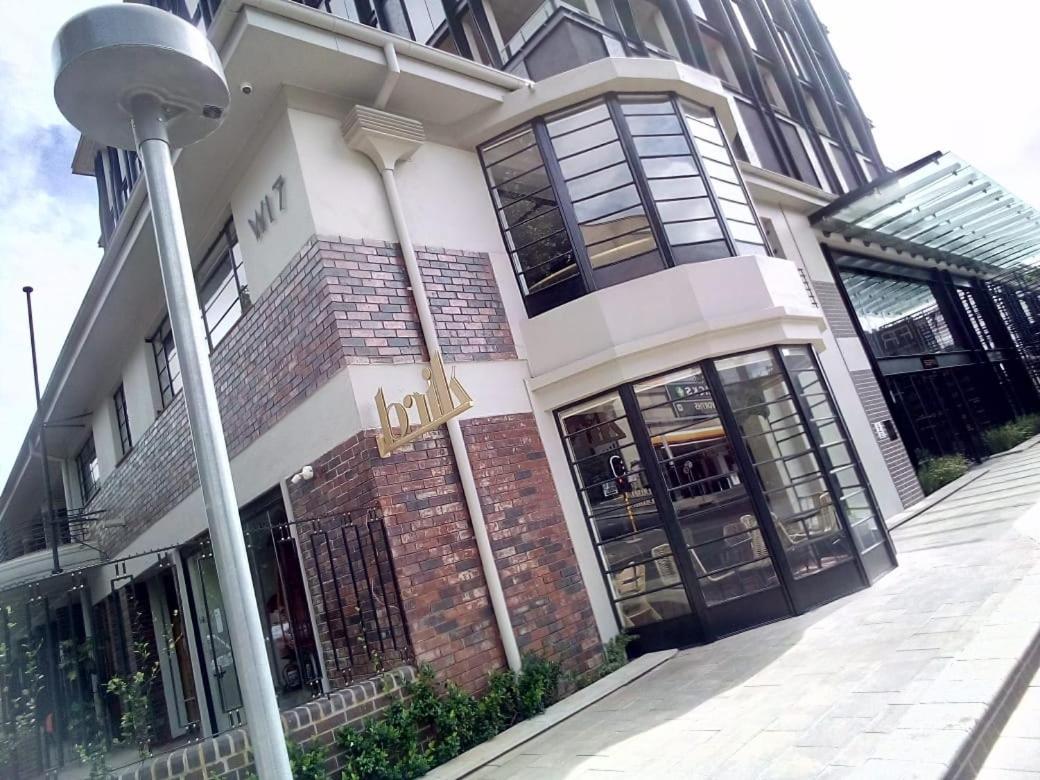 One Rosebank Stay Johannesburg Ngoại thất bức ảnh