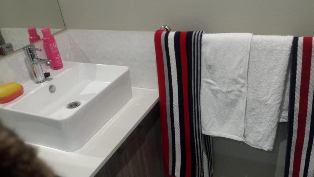 One Rosebank Stay Johannesburg Ngoại thất bức ảnh